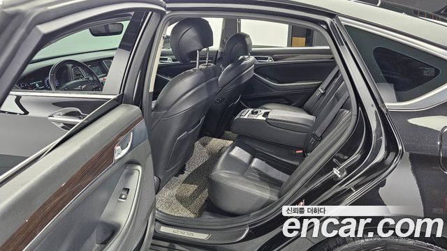 Genesis G80 2018 — photo 11