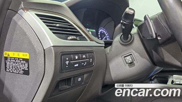Genesis G80 2018 — photo 15