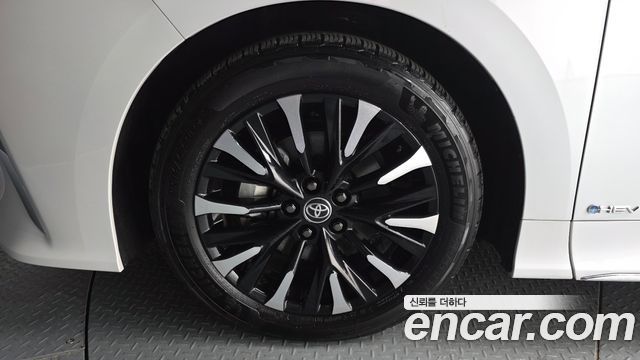 Toyota Alphard 2025 — photo 5