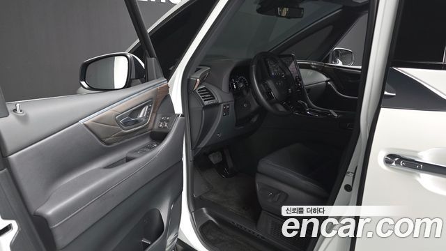 Toyota Alphard 2025 — photo 13
