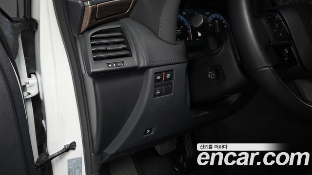 Toyota Alphard 2025 — photo 19