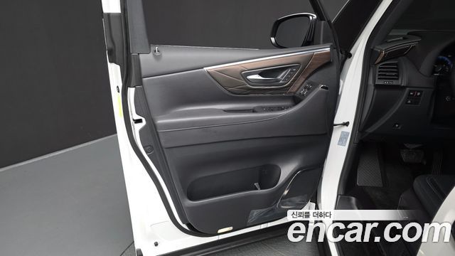 Toyota Alphard 2025 — photo 14