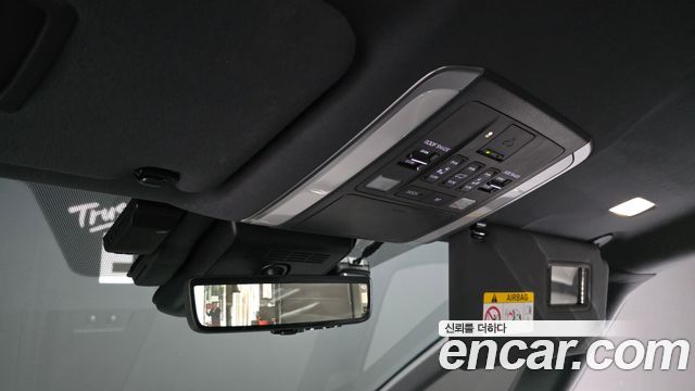 Toyota Alphard 2025 — photo 28