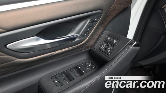 Toyota Alphard 2025 — photo 37