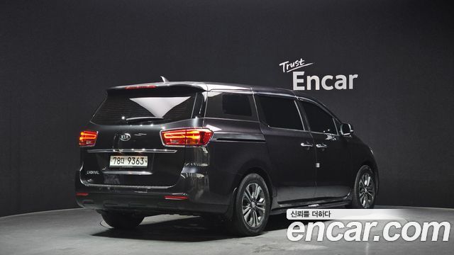 Kia Canival 2019 — photo 2