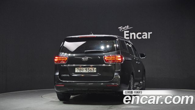 Kia Canival 2019 — photo 4