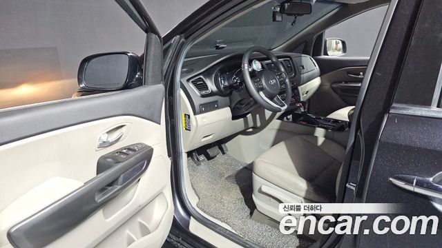 Kia Canival 2019 — photo 13
