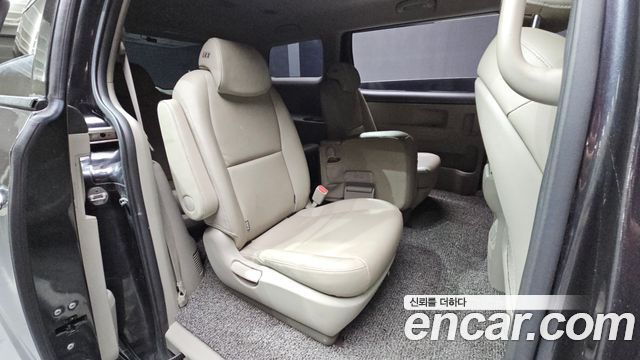 Kia Canival 2019 — photo 17