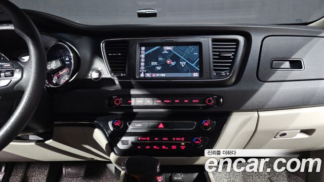 Kia Canival 2019 — photo 20