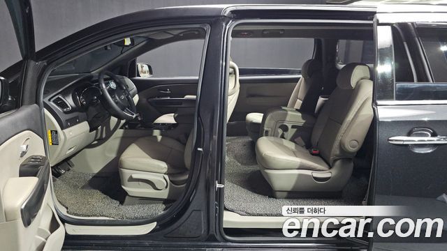Kia Canival 2019 — photo 25