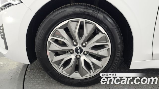 Kia K5 2023 — photo 5