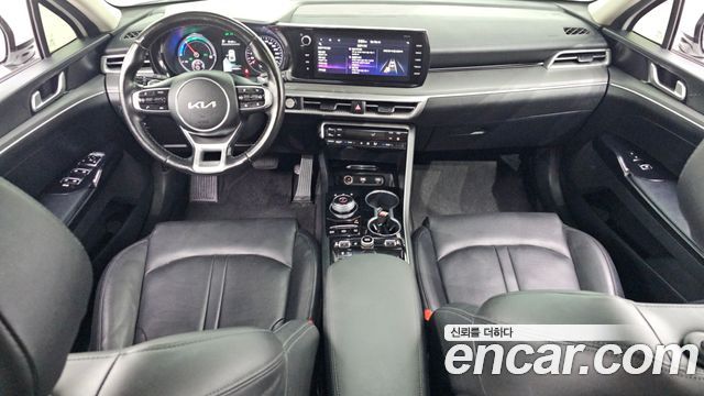Kia K5 2023 — photo 10