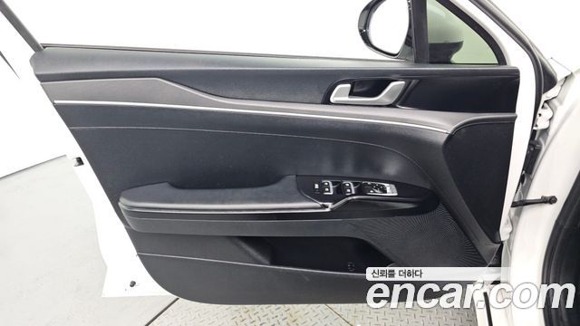 Kia K5 2023 — photo 14