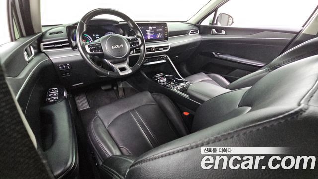 Kia K5 2023 — photo 31