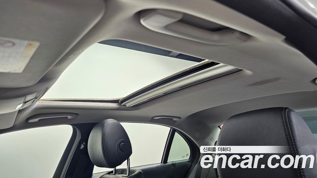 Mercedes-Benz E-Class 2017 — photo 19