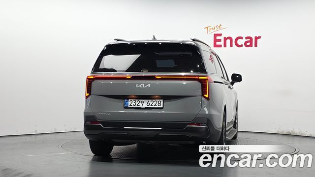 Kia Canival 2025 — photo 4