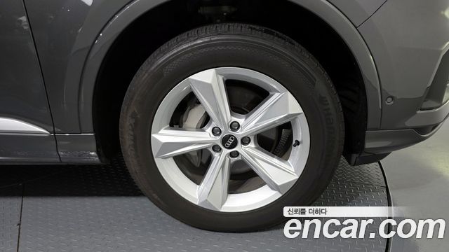 Audi Q7 2021 — photo 5