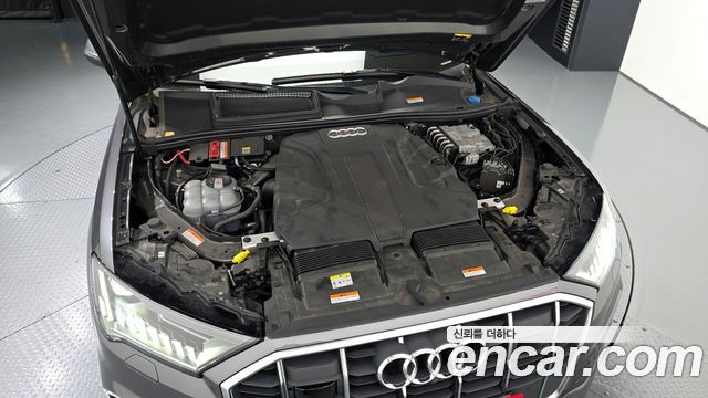 Audi Q7 2021 — photo 6