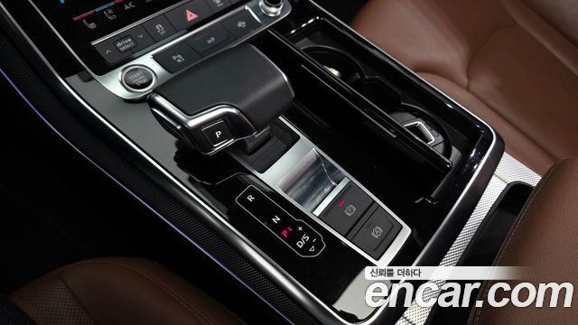Audi Q7 2021 — photo 9