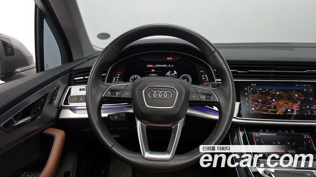 Audi Q7 2021 — photo 13