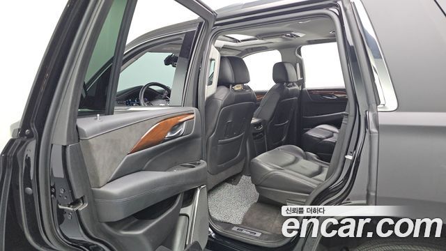 Cadillac Escalade 2020 — photo 16