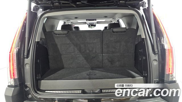 Cadillac Escalade 2020 — photo 31