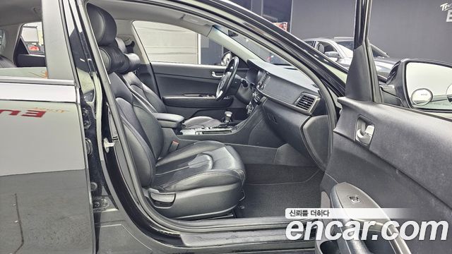 Kia K5 2018 — photo 17