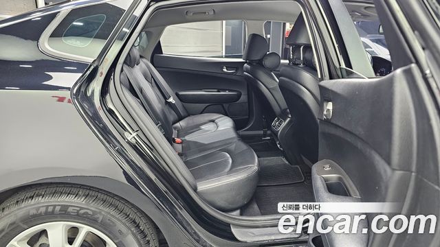 Kia K5 2018 — photo 18