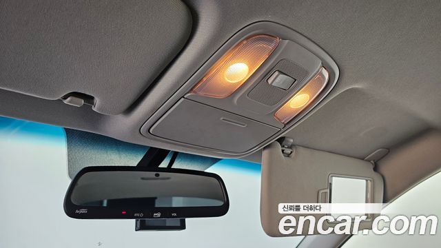 Kia K5 2018 — photo 24