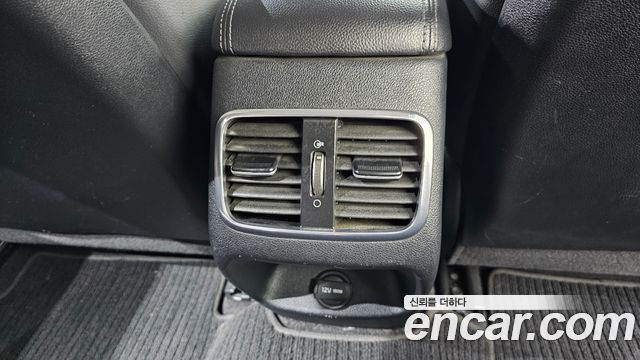 Kia K5 2018 — photo 25