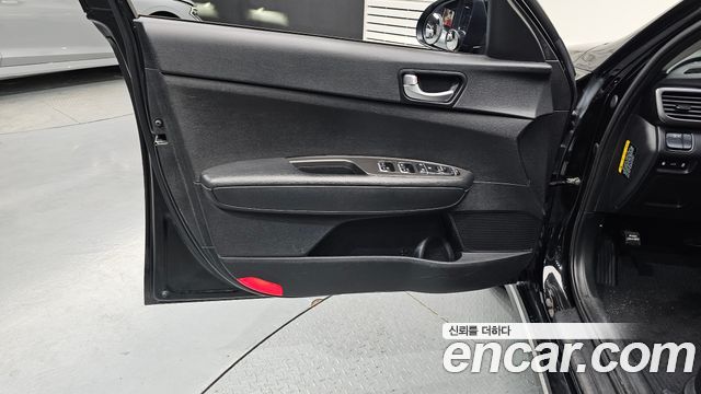 Kia K5 2018 — photo 14