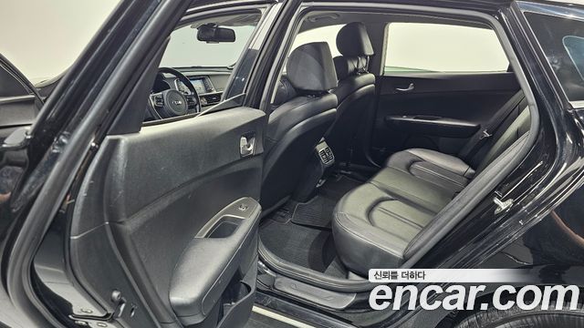 Kia K5 2018 — photo 16