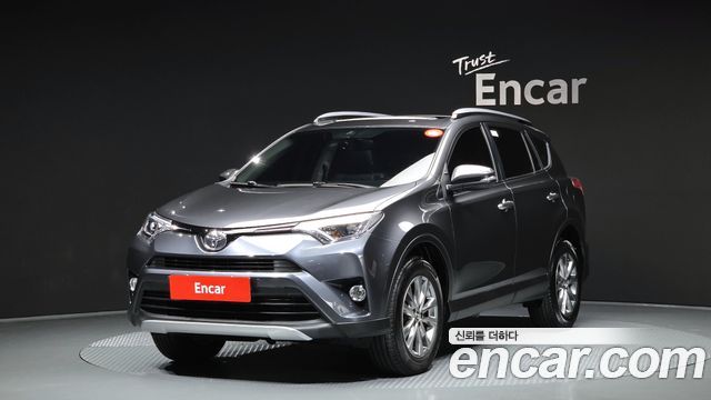 Toyota RAV4 2018 — photo 1