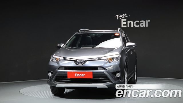 Toyota RAV4 2018 — photo 3