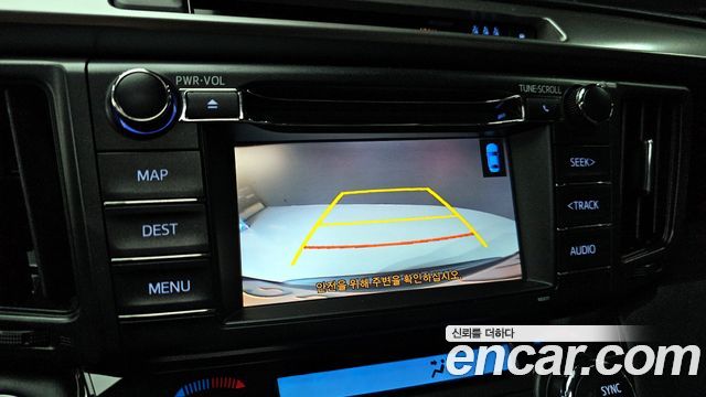Toyota RAV4 2018 — photo 20