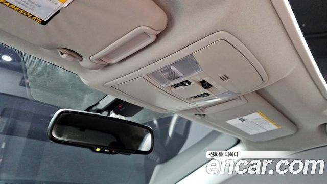 Toyota RAV4 2018 — photo 24