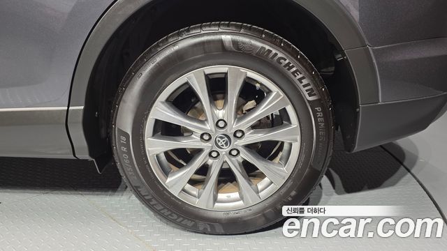 Toyota RAV4 2018 — photo 7