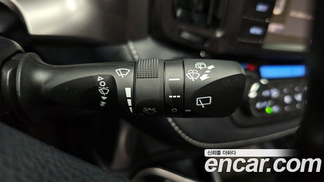 Toyota RAV4 2018 — photo 28