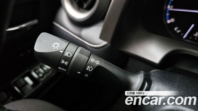 Toyota RAV4 2018 — photo 30