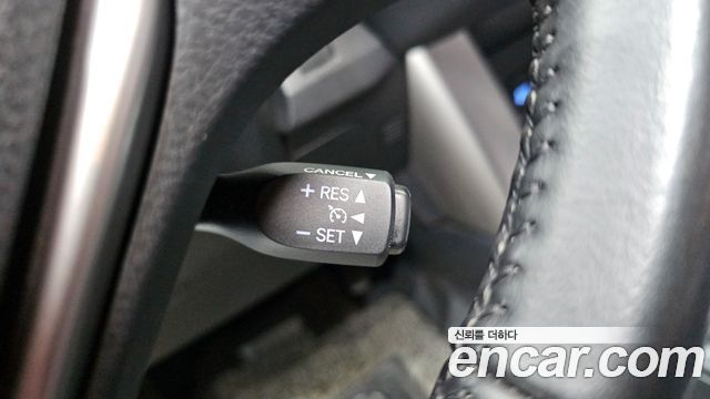 Toyota RAV4 2018 — photo 33