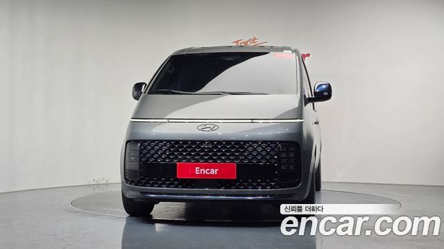 Hyundai Staria 2023 — photo 3
