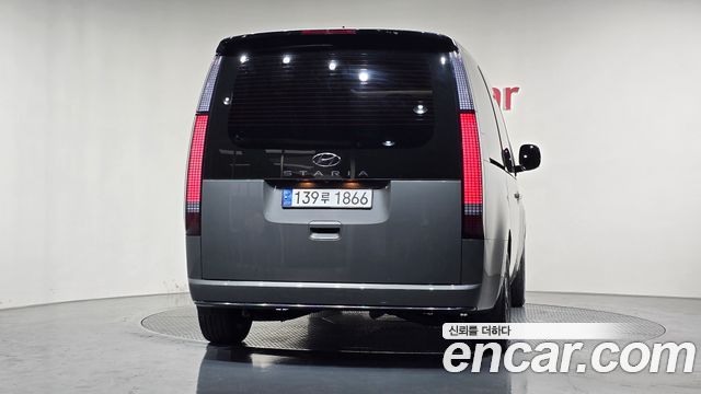 Hyundai Staria 2023 — photo 4