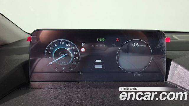 Hyundai Staria 2023 — photo 11