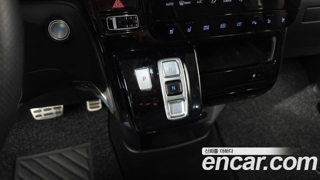 Hyundai Staria 2023 — photo 12
