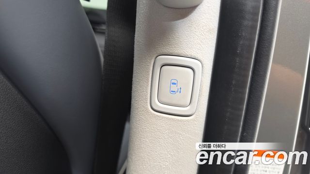 Hyundai Staria 2023 — photo 28