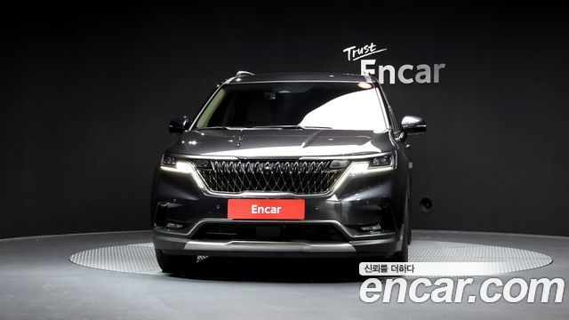 Kia Canival 2023 — photo 3