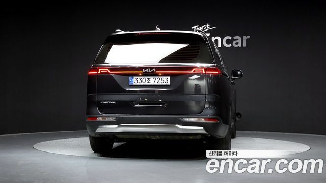 Kia Canival 2023 — photo 4