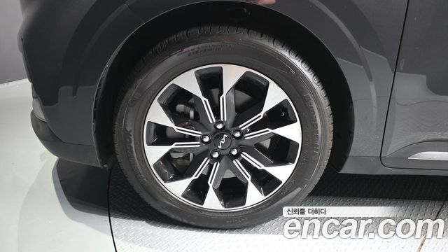 Kia Canival 2023 — photo 5