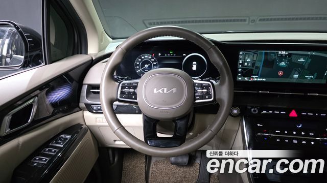 Kia Canival 2023 — photo 19
