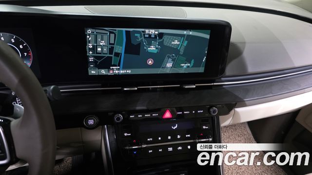 Kia Canival 2023 — photo 20